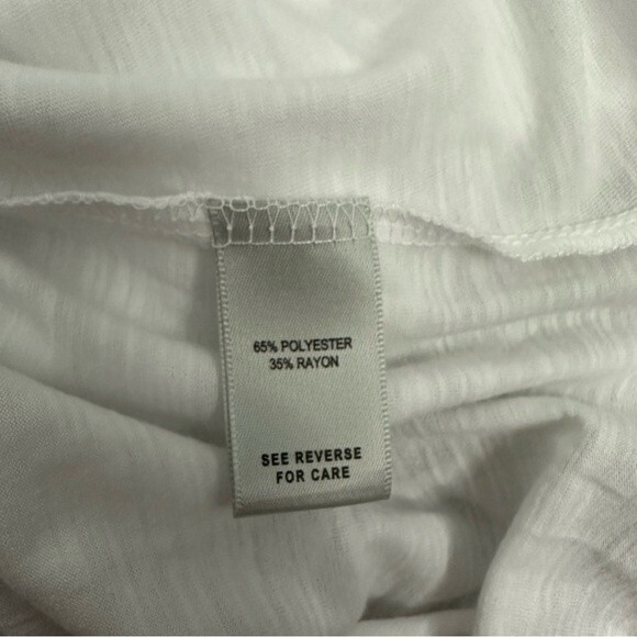 Buckle Be The Person Your Dog Thinks You Are Graphic Tee NWT Size Small - Picture 11 of 12